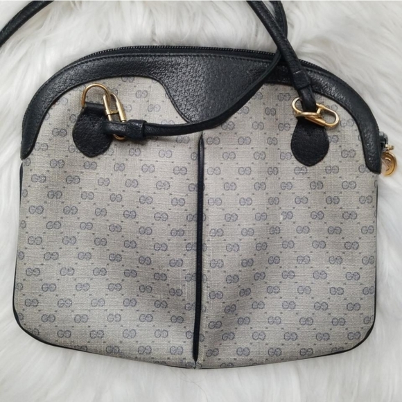 Authentic Vintage Gucci Crossbody Clutch Bag - Picture 5 of 11